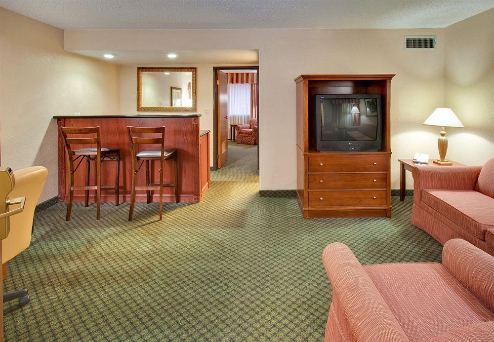 Holiday Inn Express Chicago-Downers Grove By Ihg Oda fotoğraf