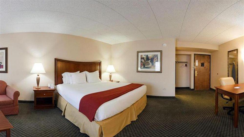 Holiday Inn Express Chicago-Downers Grove By Ihg Dış mekan fotoğraf