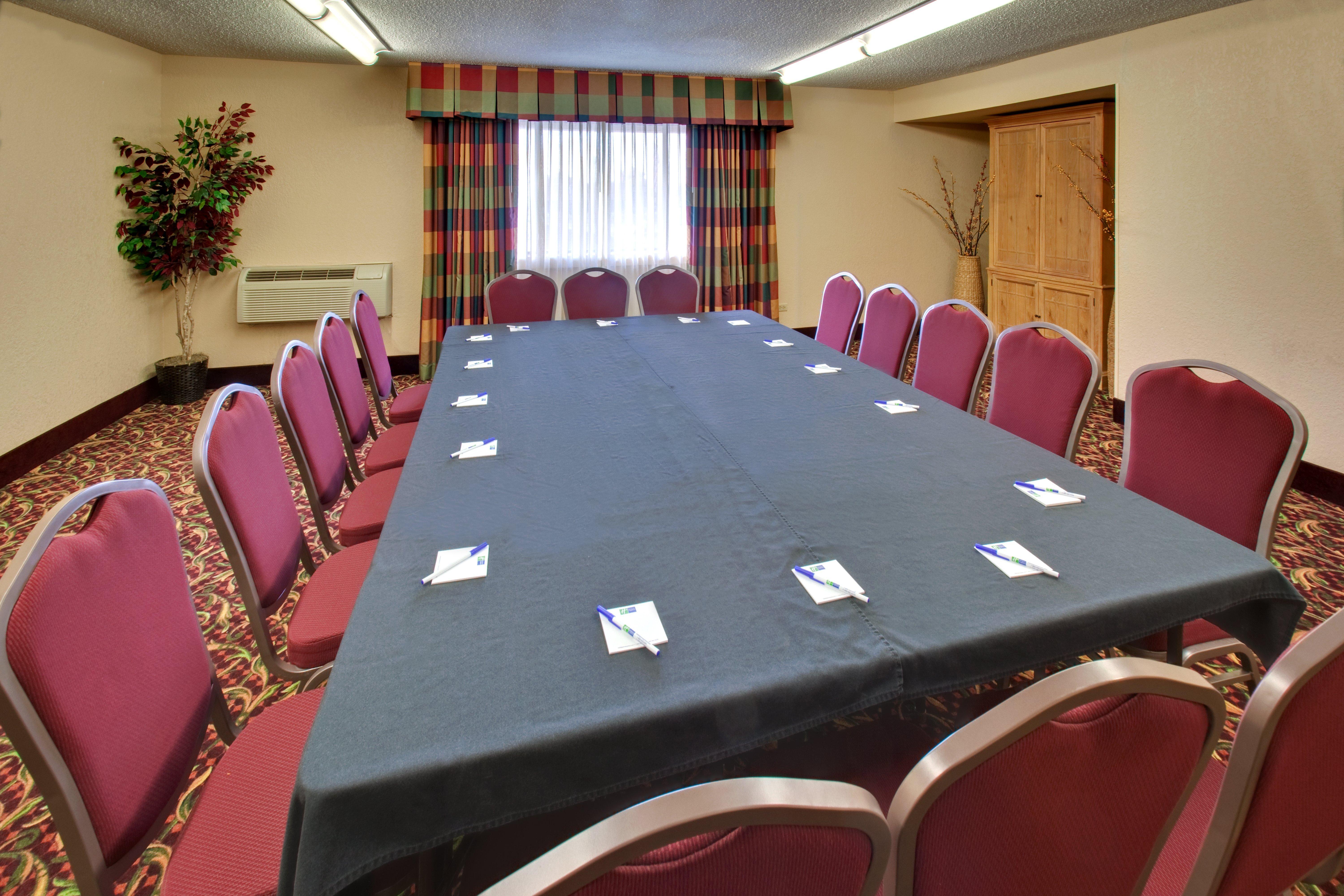 Holiday Inn Express Chicago-Downers Grove By Ihg Konforlar fotoğraf