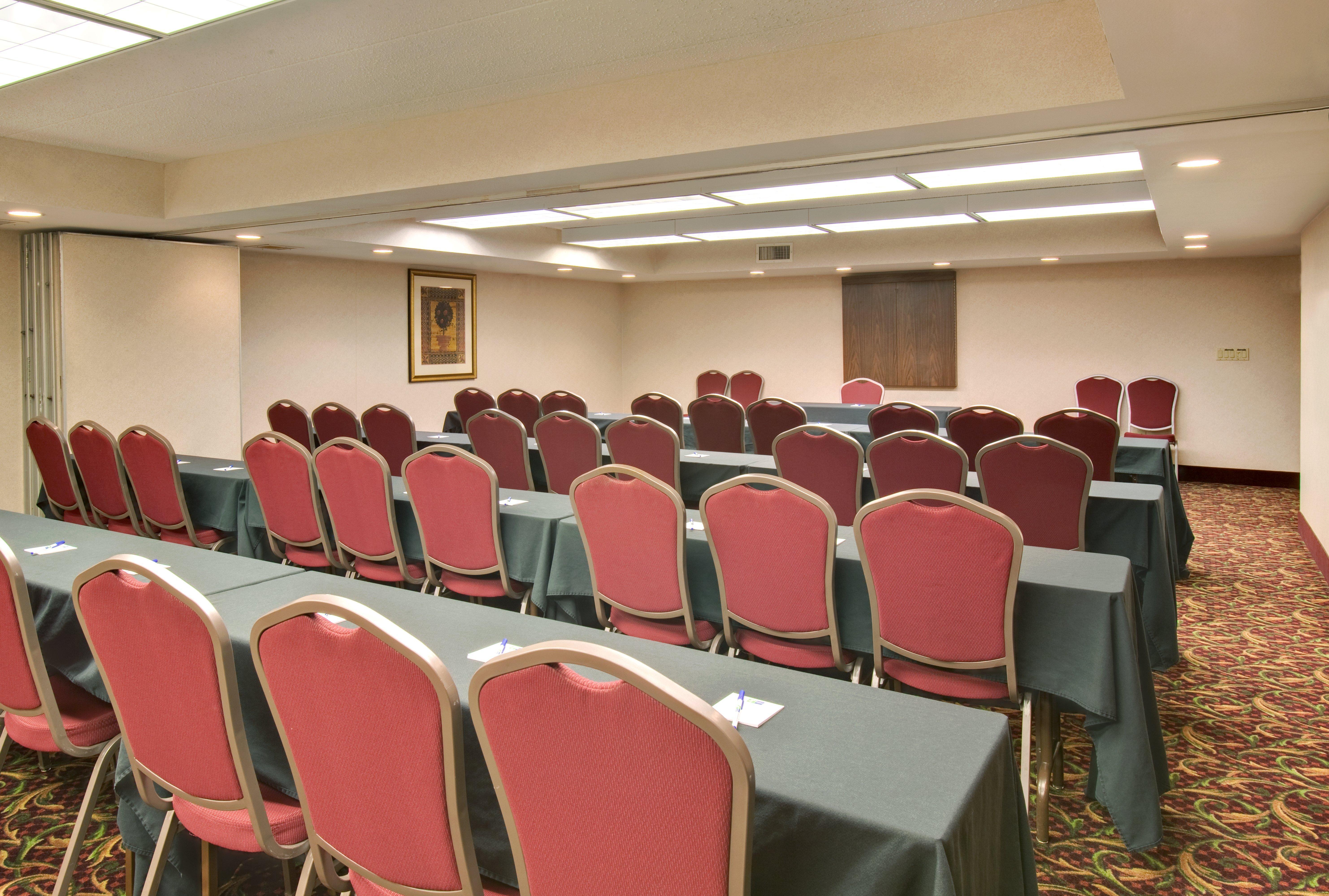 Holiday Inn Express Chicago-Downers Grove By Ihg Konforlar fotoğraf
