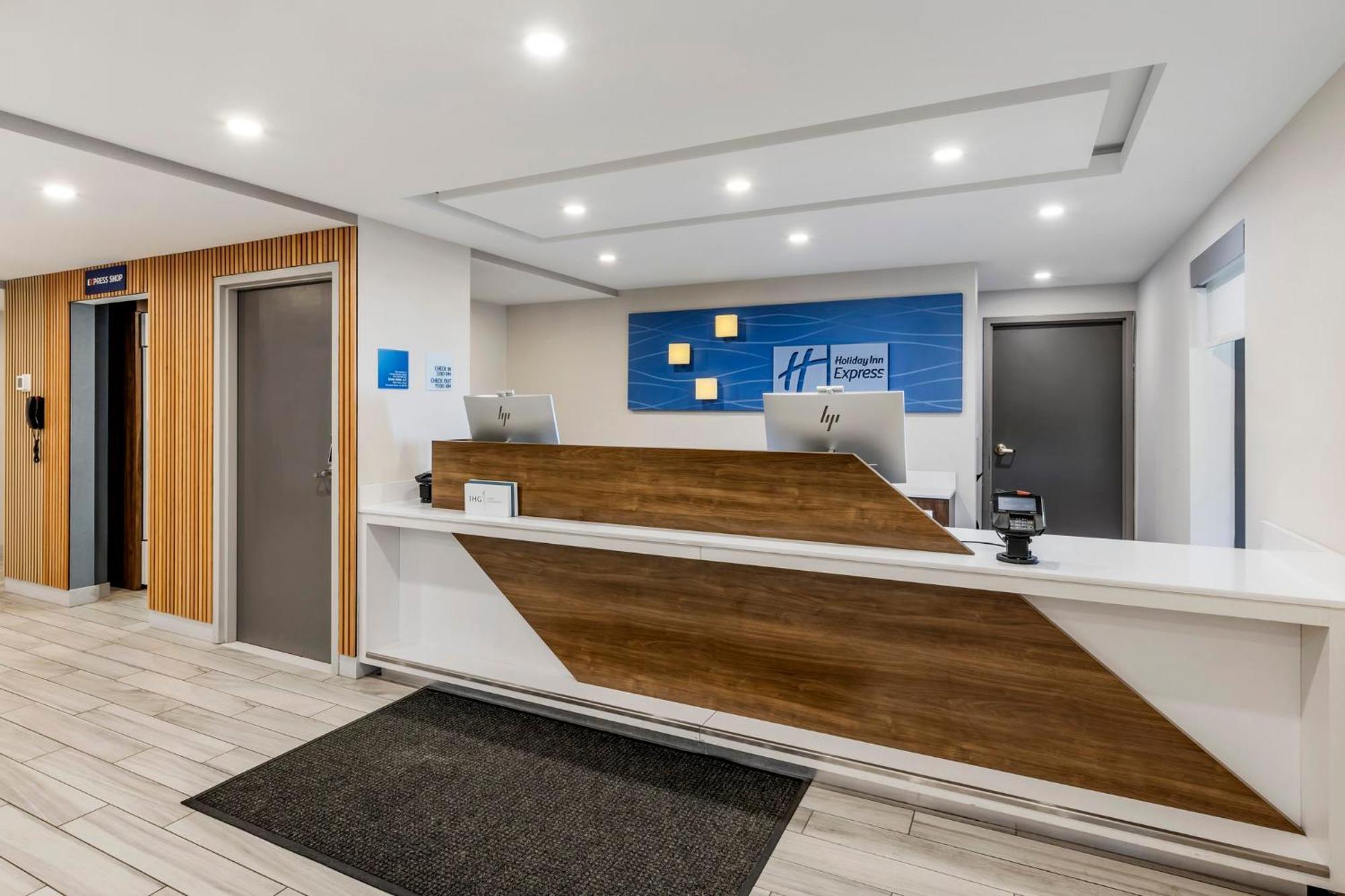 Holiday Inn Express Chicago-Downers Grove By Ihg Dış mekan fotoğraf
