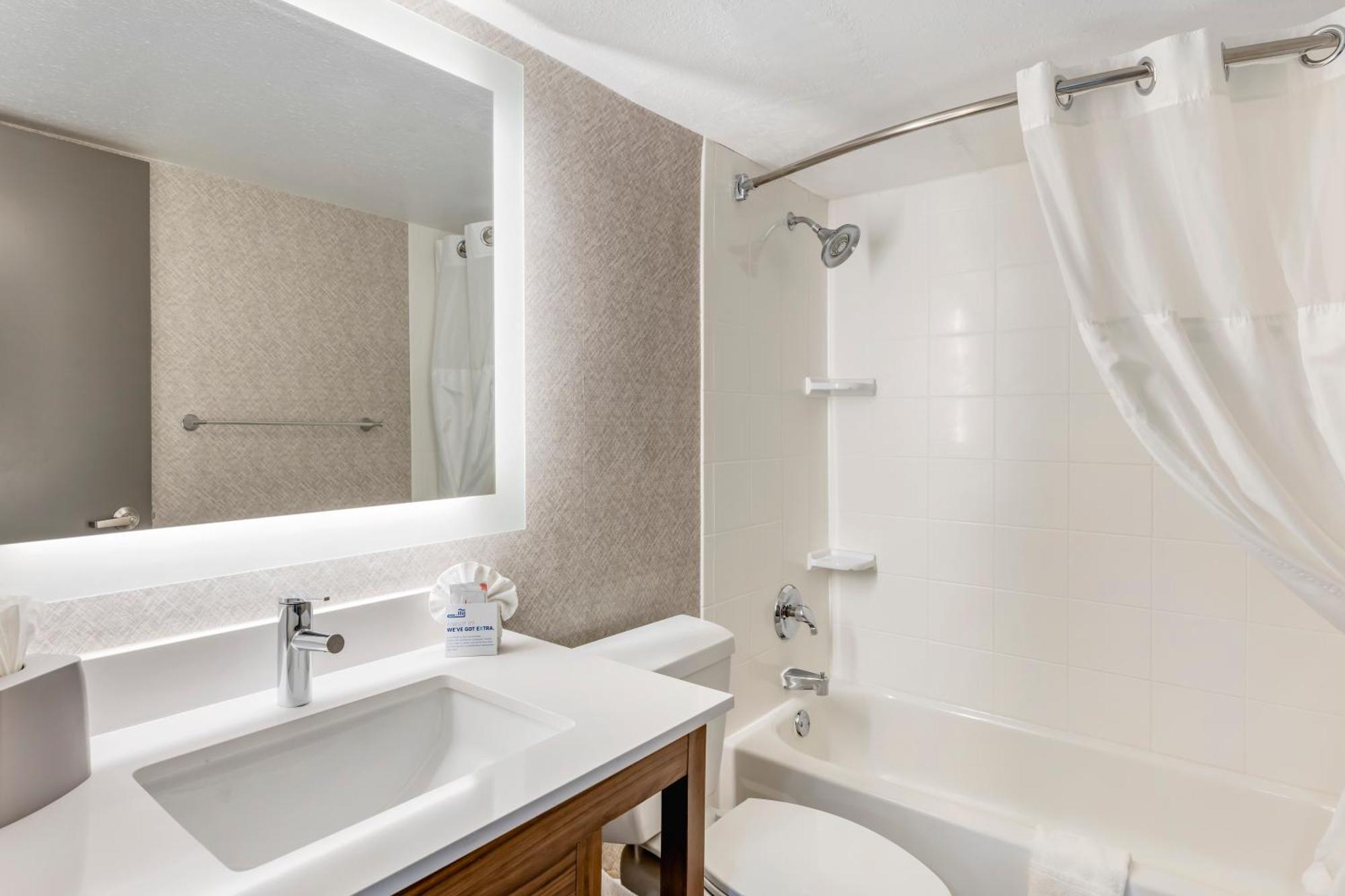 Holiday Inn Express Chicago-Downers Grove By Ihg Dış mekan fotoğraf