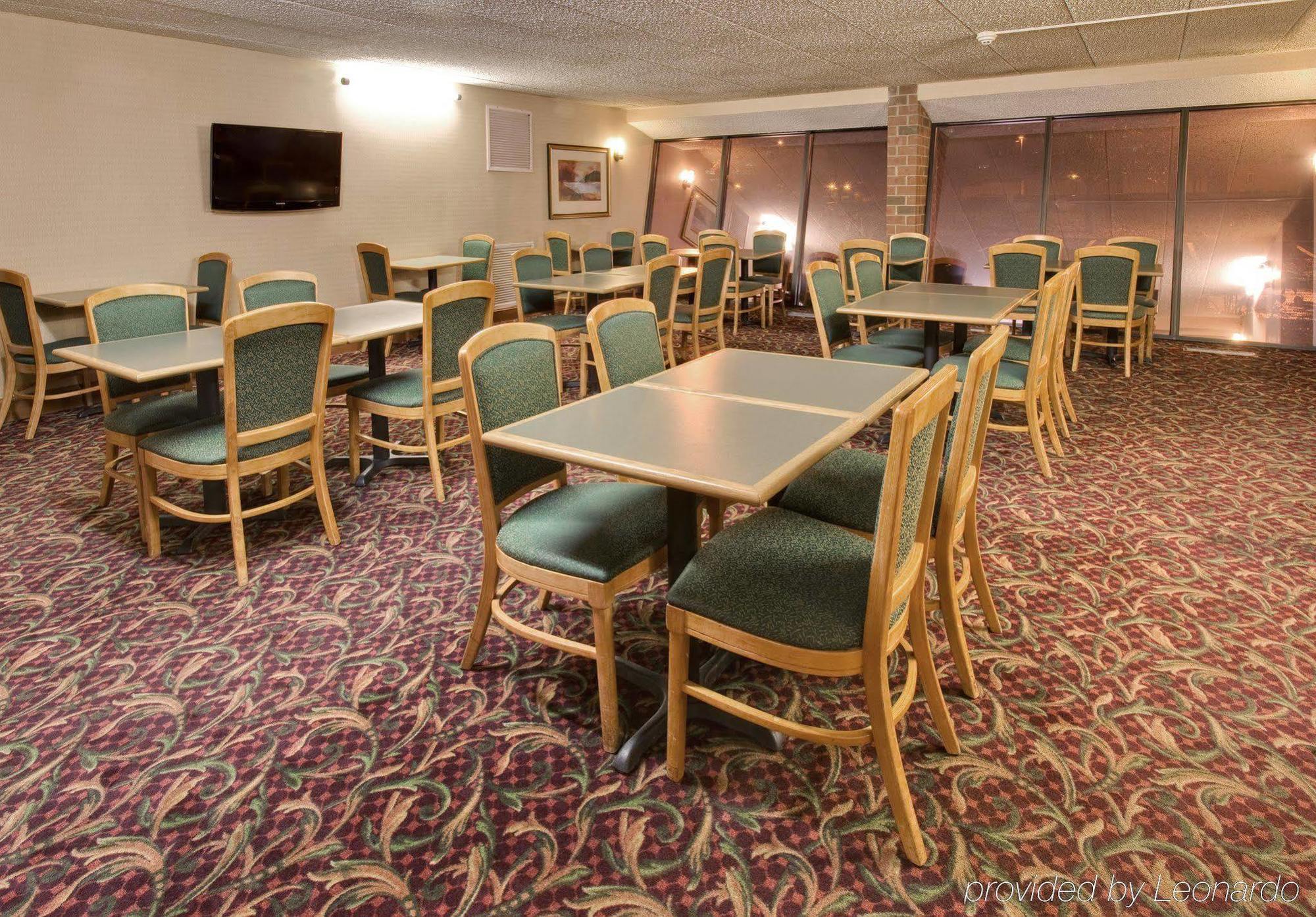 Holiday Inn Express Chicago-Downers Grove By Ihg Restoran fotoğraf